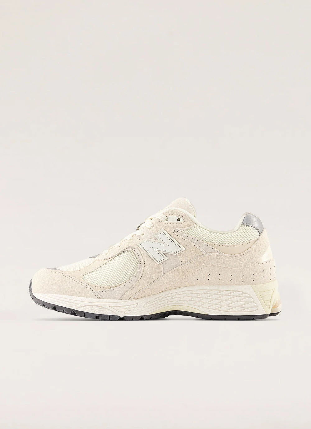 New Balance M2002 Sneaker - Calm Taupe 2 New Balance M2002 Sneaker - Calm Taupe - Image 2