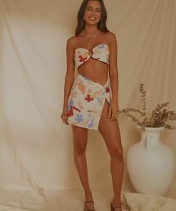 Peppermayo Exclusive Sandy Days Crop Top - Abstract Resort -Peppermayo cloth-shop 2c24b041524144619e117936f3b8f0cb scaled