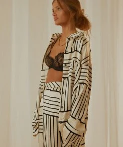 4TH & RECKLESS Norma Shirt - Black And White 9 4TH & RECKLESS Norma Shirt - Black And White -Peppermayo cloth-shop 2f49d11d5f3c46aa8174942cc676040a db4ed9be 051b 47f6 aefd 2f655e3cc54e scaled