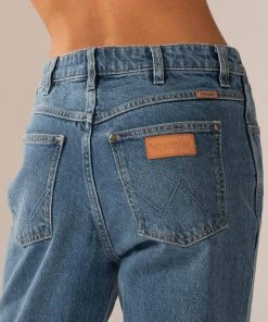 Wrangler Cindy Relaxed Straight - Exploration -Peppermayo cloth-shop 35896238cbfa43afaa03f86e0a0c86cb