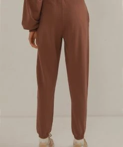 Vacancy Supply Holiday House Sweatpant - Choc Brown -Peppermayo cloth-shop 35900df75fcc490b98487bed44e0ab0b scaled