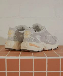 New Balance 725 Sneaker - Arctic Fox -Peppermayo cloth-shop 35c93851b1074a85afd77591adbae08a 2698f8aa 853c 492d 8c84 bf691b1339c0 scaled