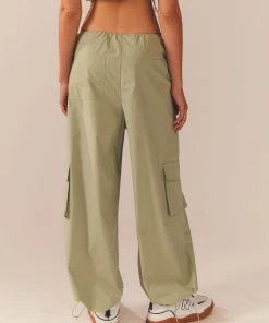 Peppermayo Exclusive Hacker Parachute Pants - Fern -Peppermayo cloth-shop 35fba4a045084f99a709493ebf1e8379 scaled