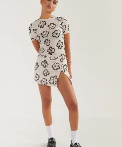 Silk X Peppermayo Structured Shapes Mesh Tee - Glazed Floral -Peppermayo cloth-shop 368cd94f9e904c84bd0ebb56cdd9299a scaled