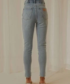 Wrangler Tyler Rolled Jean - Integral Vintage -Peppermayo cloth-shop 478e33348d0046a898f55ad27eb14429 72ff9c67 ddd8 410d 95e2 d80de0193c29 scaled