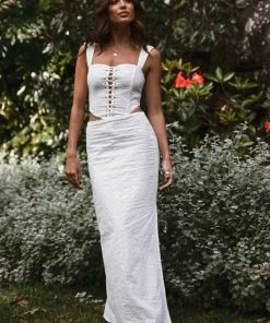 Peppermayo Exclusive Good Luck Charm Broderie Bustier - Whisper White -Peppermayo cloth-shop 4a7be1665bbe498680168ffb594170a1 62dab154 7c4c 4a3b 80aa 62292ab8a561 scaled