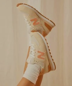 New Balance 574 Sneaker - Calm Taupe -Peppermayo cloth-shop 4e32cdab263f4bc3af60247bc7003ae0 scaled
