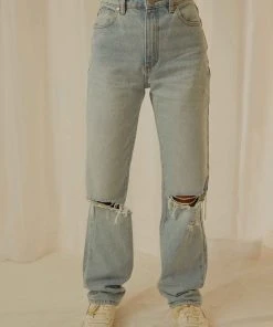 Abrand A 94 High Straight Jean - Deanna Organic -Peppermayo cloth-shop 552304d88fb44f49994ad97e8cff4125 scaled