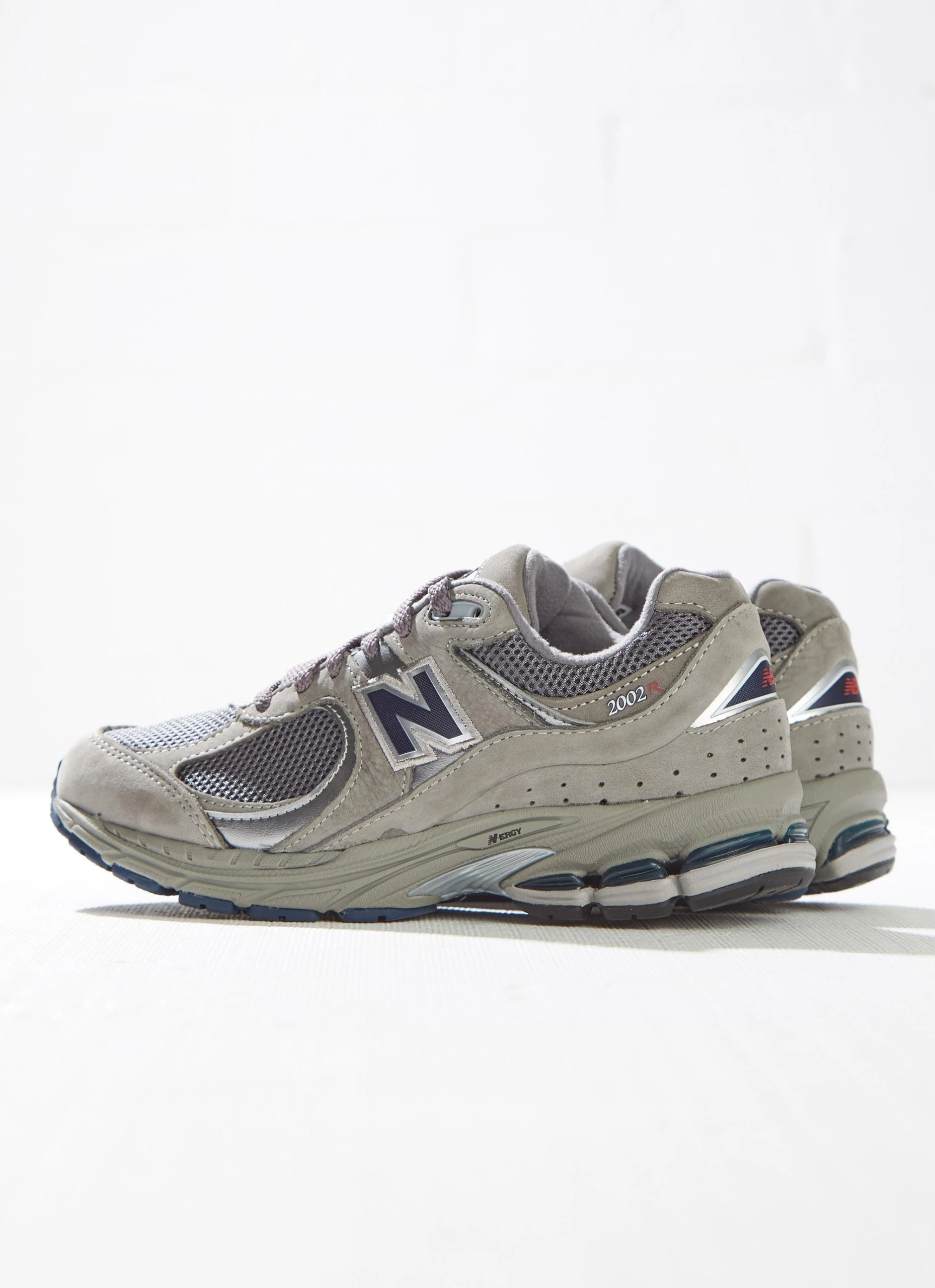 New Balance 2002R Sneaker - Grey 6 New Balance 2002R Sneaker - Grey - Image 6