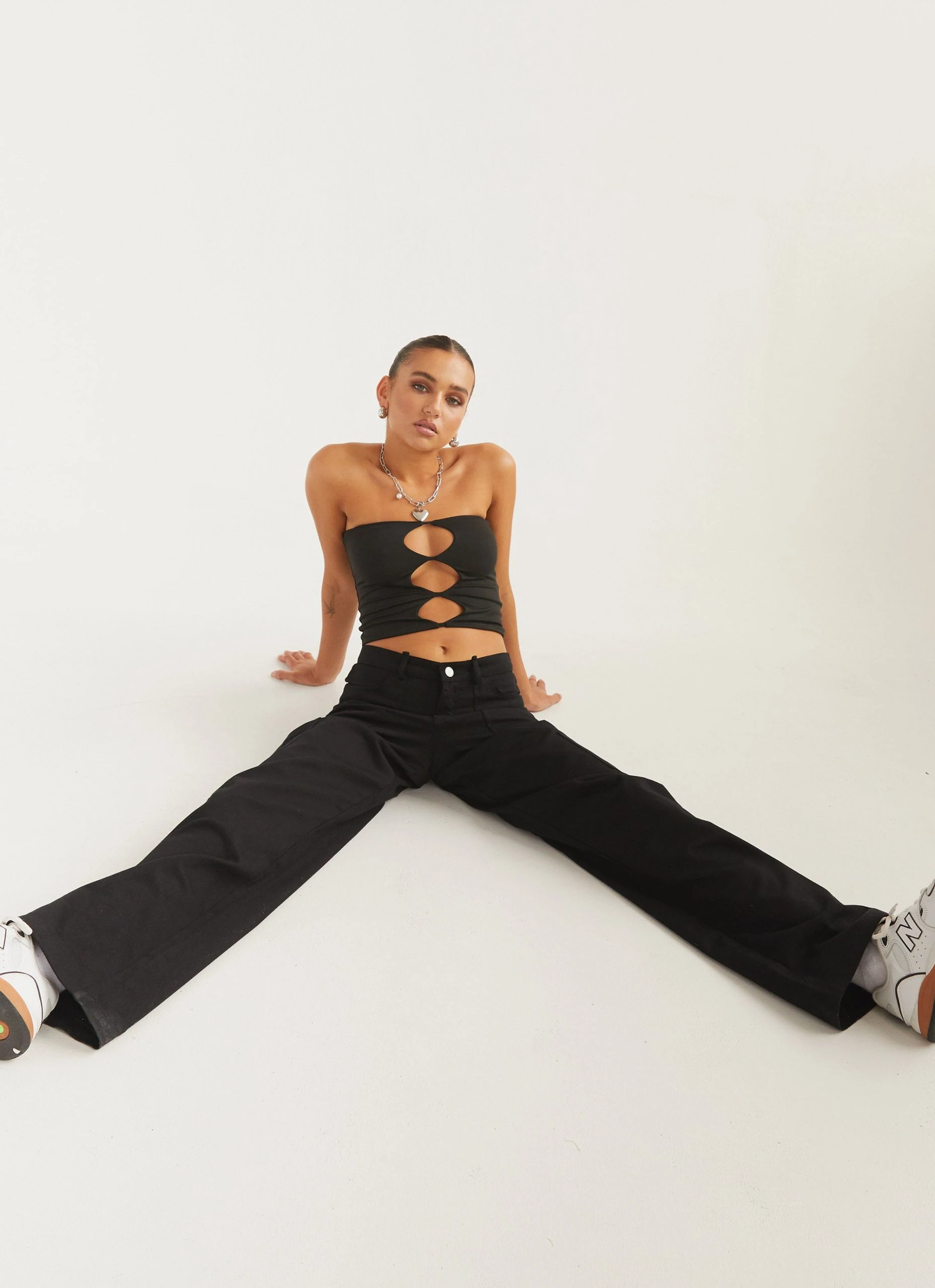 Silk X Peppermayo Uncommon Lowrise Cargo Pants - Shadow 7 Silk X Peppermayo Uncommon Lowrise Cargo Pants - Shadow - Image 7