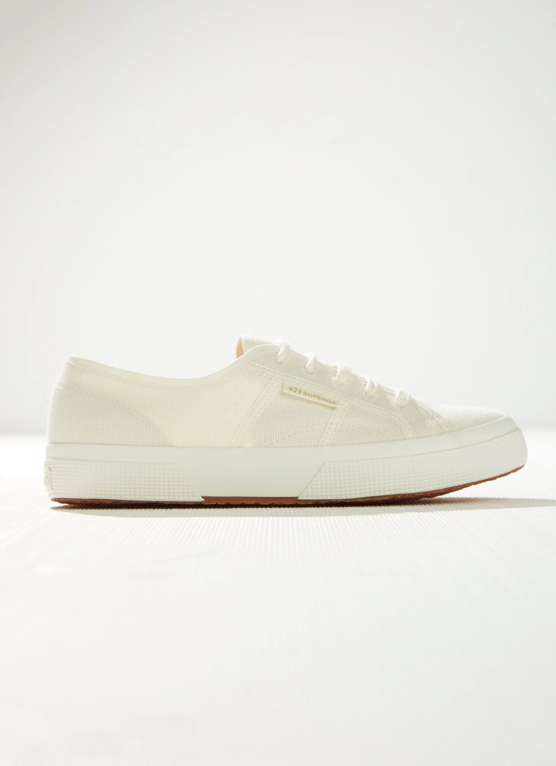 Superga 2750 Organic Canvas Natural Dy - A02 Red Beet 4 Superga 2750 Organic Canvas Natural Dy - A02 Red Beet - Image 4