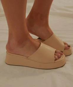Cult Avenue Ambrose Mule - Beige -Peppermayo cloth-shop 66799cfb346043008c25b1a09006aacd scaled