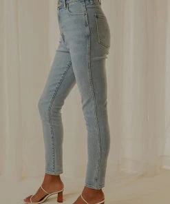 Wrangler Tyler Rolled Jean - Integral Vintage -Peppermayo cloth-shop 6eebb6684ac94f2fa4ae552e4ac24f55 47338eeb aa8d 407e 81d0 7333173ffe18 scaled