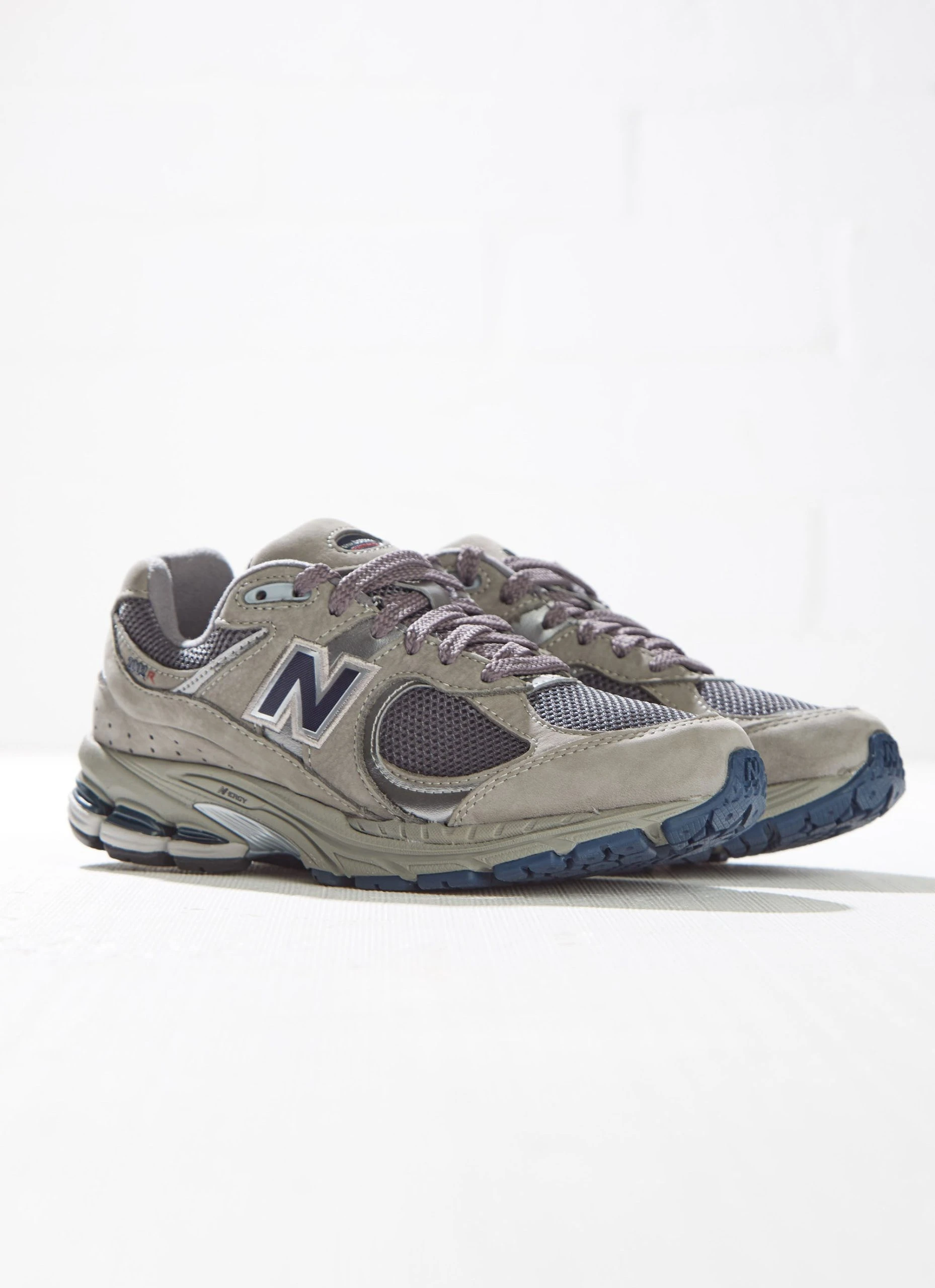 New Balance 2002R Sneaker - Grey 3 New Balance 2002R Sneaker - Grey - Image 3