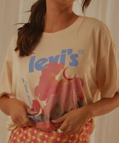 Levi's Graphic SS Road Trip Tee - Peach Puree -Peppermayo cloth-shop 7355aaf767e24657b159133c2a24e9ea c876ef0b e6f7 46b7 bd8e a9eee3f673c3 scaled