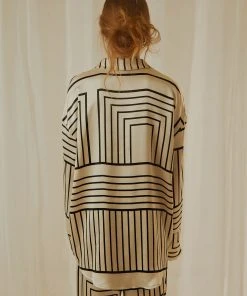 4TH & RECKLESS Norma Shirt - Black And White 11 4TH & RECKLESS Norma Shirt - Black And White -Peppermayo cloth-shop 7a105c200b6e4e60940472a91355089b 5aa57d5f d125 49ce a3d4 3e761cc8711d scaled