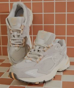 New Balance 725 Sneaker - Arctic Fox -Peppermayo cloth-shop 7d49884bf1c946cf8e758194d56b2240 ce6b2f73 1375 4b12 8545 903f7daa6008 scaled