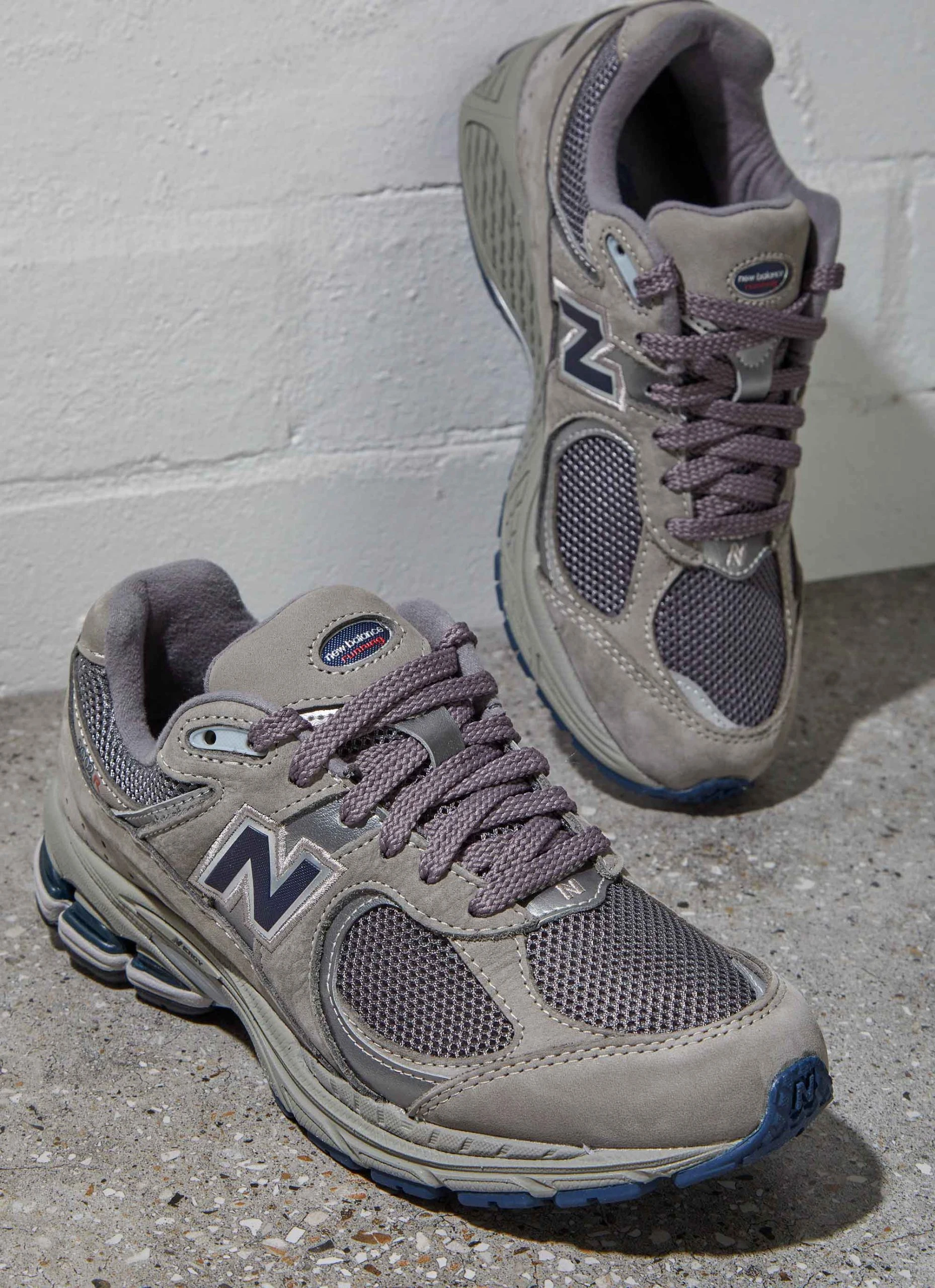 New Balance 2002R Sneaker - Grey 2 New Balance 2002R Sneaker - Grey - Image 2