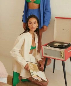 Peppermayo Exclusive Daydreams Shirt- Creme 8 Peppermayo Exclusive Daydreams Shirt- Creme -Peppermayo cloth-shop Isle Escape Ecom Crops 19 scaled