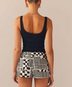 Peppermayo Exclusive Style Essential Tank - Black 11 Peppermayo Exclusive Style Essential Tank - Black -Peppermayo cloth-shop Peppermayo Kiana 1.12.22 78 scaled