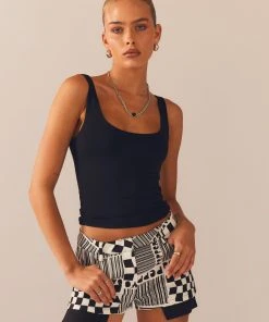 Peppermayo Exclusive Style Essential Tank - Black 8 Peppermayo Exclusive Style Essential Tank - Black -Peppermayo cloth-shop Peppermayo Kiana 1.12.22 79 scaled