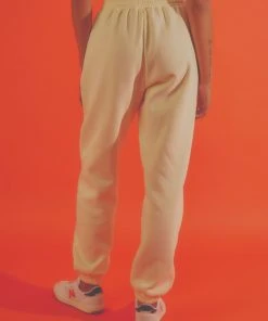 Vacancy Supply X Micke Lindebergh - Blume Sweatpant - Buttercream 16 Vacancy Supply X Micke Lindebergh - Blume Sweatpant - Buttercream -Peppermayo cloth-shop Vacancy x Mickie Collab 19 scaled