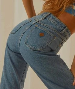 Abrand A 94 High Straight Jean - Debbie -Peppermayo cloth-shop a42552080d094c20a3dc2cbf13fcbd94 15c82f41 0cd2 4958 957f fa583aa60021 scaled