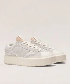 New Balance 302 Sneaker - Moonbeam