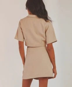 Peppermayo Exclusive New York City Cropped Blazer - Taupe -Peppermayo cloth-shop ac4a336849634f4f99007ef34ffce8ef scaled