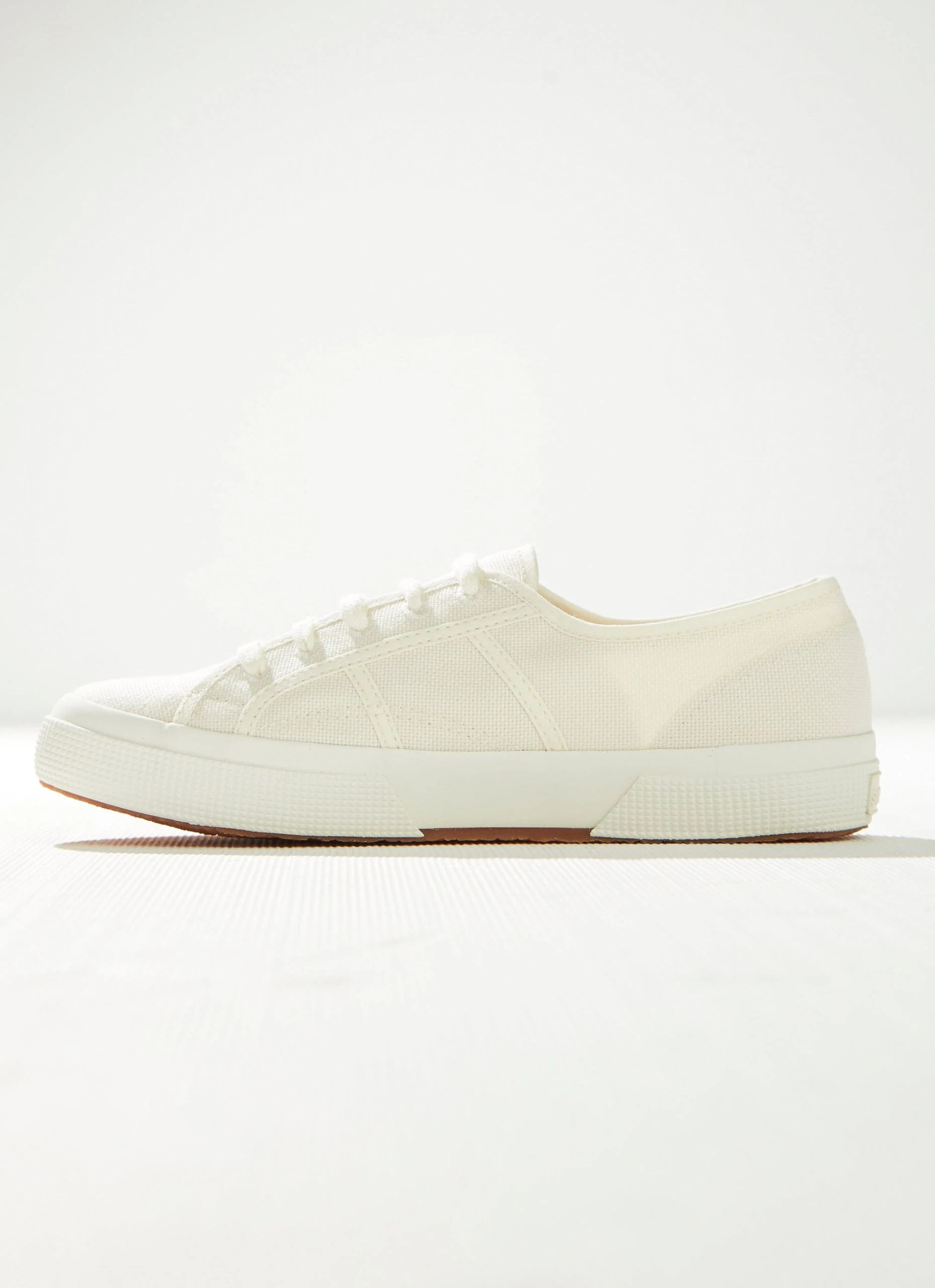 Superga 2750 Organic Canvas Natural Dy - A02 Red Beet 5 Superga 2750 Organic Canvas Natural Dy - A02 Red Beet - Image 5