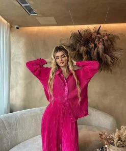 Peppermayo Exclusive 90s Muse Plisse Pants - Magenta 9 Peppermayo Exclusive 90s Muse Plisse Pants - Magenta -Peppermayo cloth-shop antonelashehi ChangeofPaceShirtx90sMusePants3 1 scaled