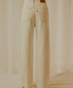 Levi's High Loose Jeans - Lose Yourself 11 Levi's High Loose Jeans - Lose Yourself -Peppermayo cloth-shop c4ec219611444494b36ae9008c3c7c71 88a5d236 ff13 4fb2 bcb7 58f6282496c3 scaled