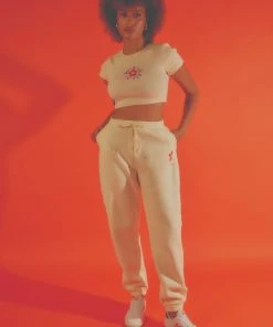 Vacancy Supply X Micke Lindebergh - Blume Sweatpant - Buttercream 12 Vacancy Supply X Micke Lindebergh - Blume Sweatpant - Buttercream -Peppermayo cloth-shop cc6aedb6568b4a54977c5d407df7d325 scaled