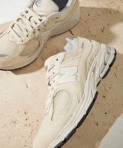 New Balance 2002R Sneaker - Bone