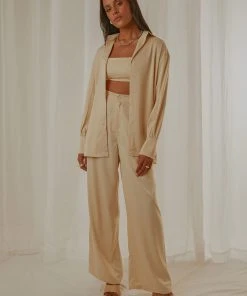 Peppermayo Exclusive Monet Oversized Shirt - Ivory 7 Peppermayo Exclusive Monet Oversized Shirt - Ivory -Peppermayo cloth-shop e084e2a6f0d6452291a8dad9c4f8d7af scaled