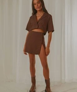 Peppermayo Exclusive New York City Cropped Blazer - Choc Brown -Peppermayo cloth-shop e0e47e9881314421b7d573106a3c458b scaled